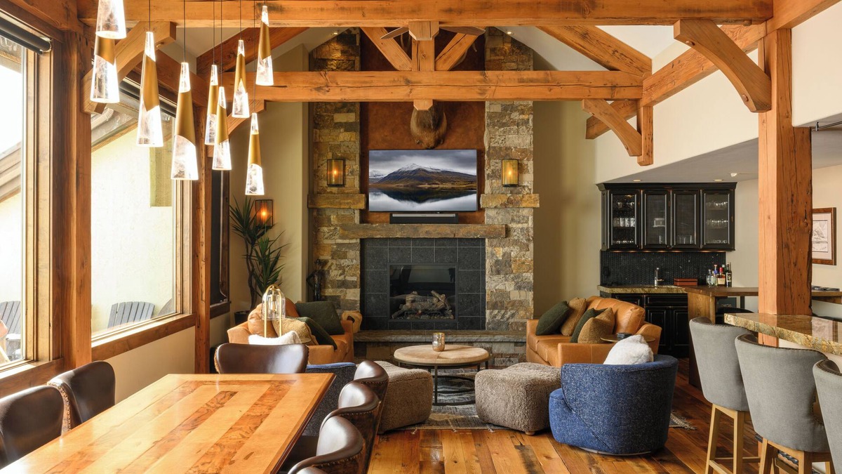Crested Butte Condo | One-of-a-kind Ski-in/out Mountain Experience! Private HOT TUB!