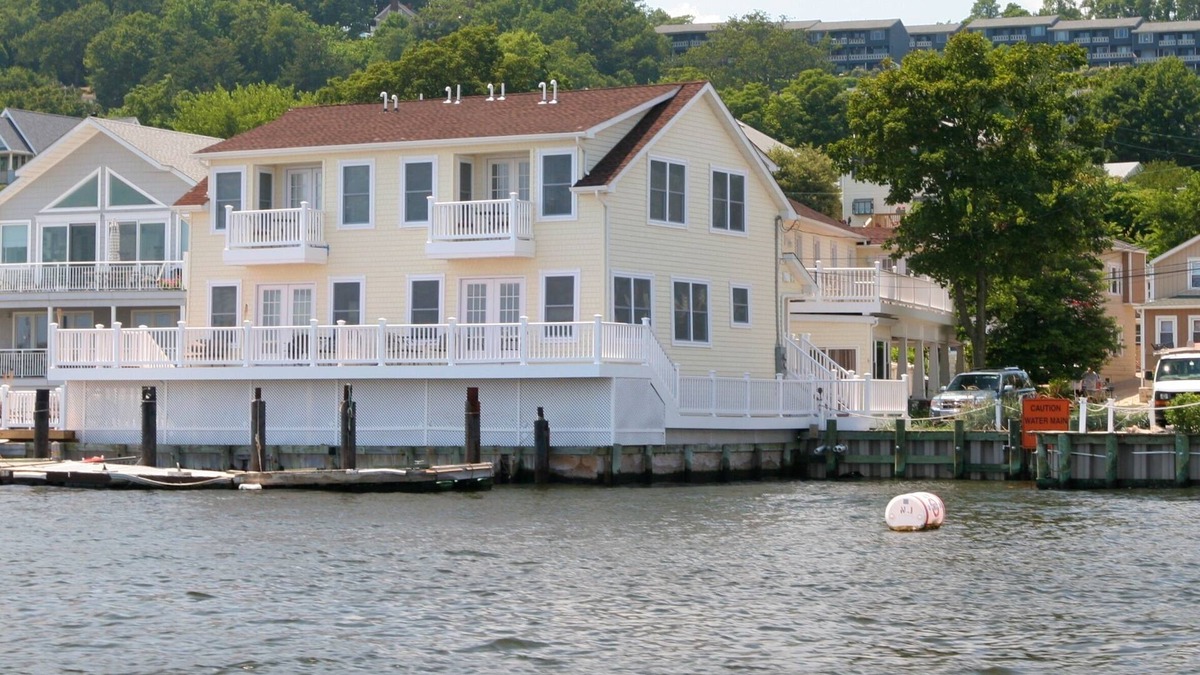 Highlands Cottage | One of a kind unit, waterviews EVERYWHERE!