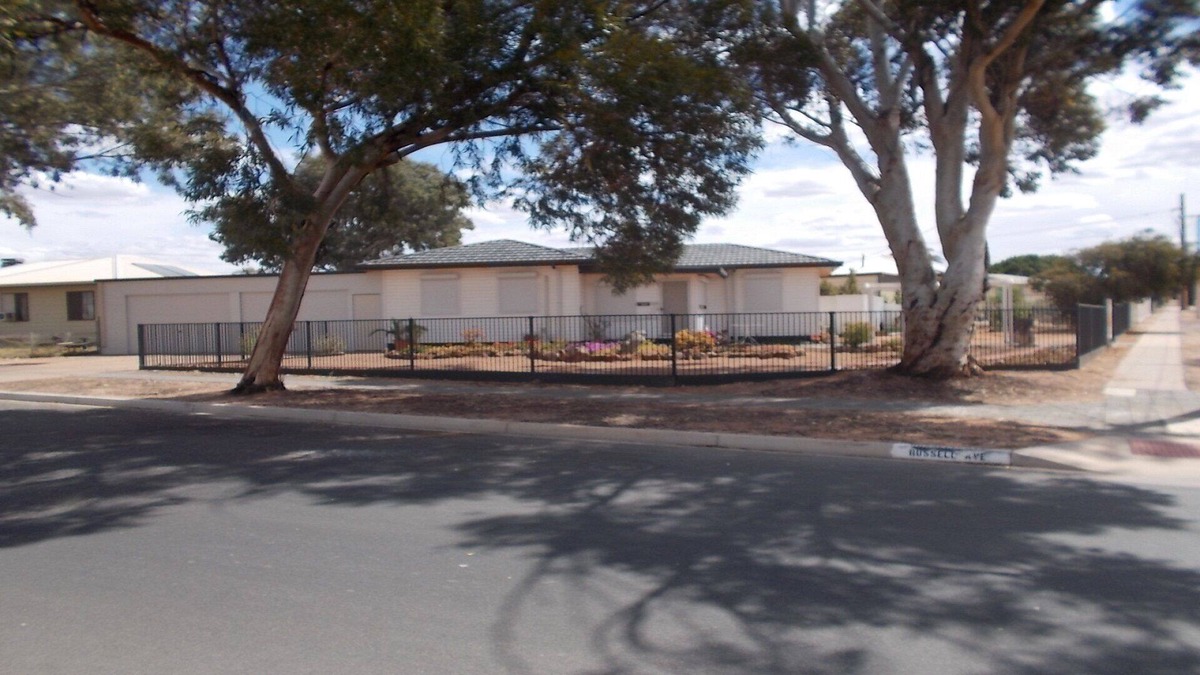 Davenport House | "One&Only" $140 per night For you and your four-legged friends!