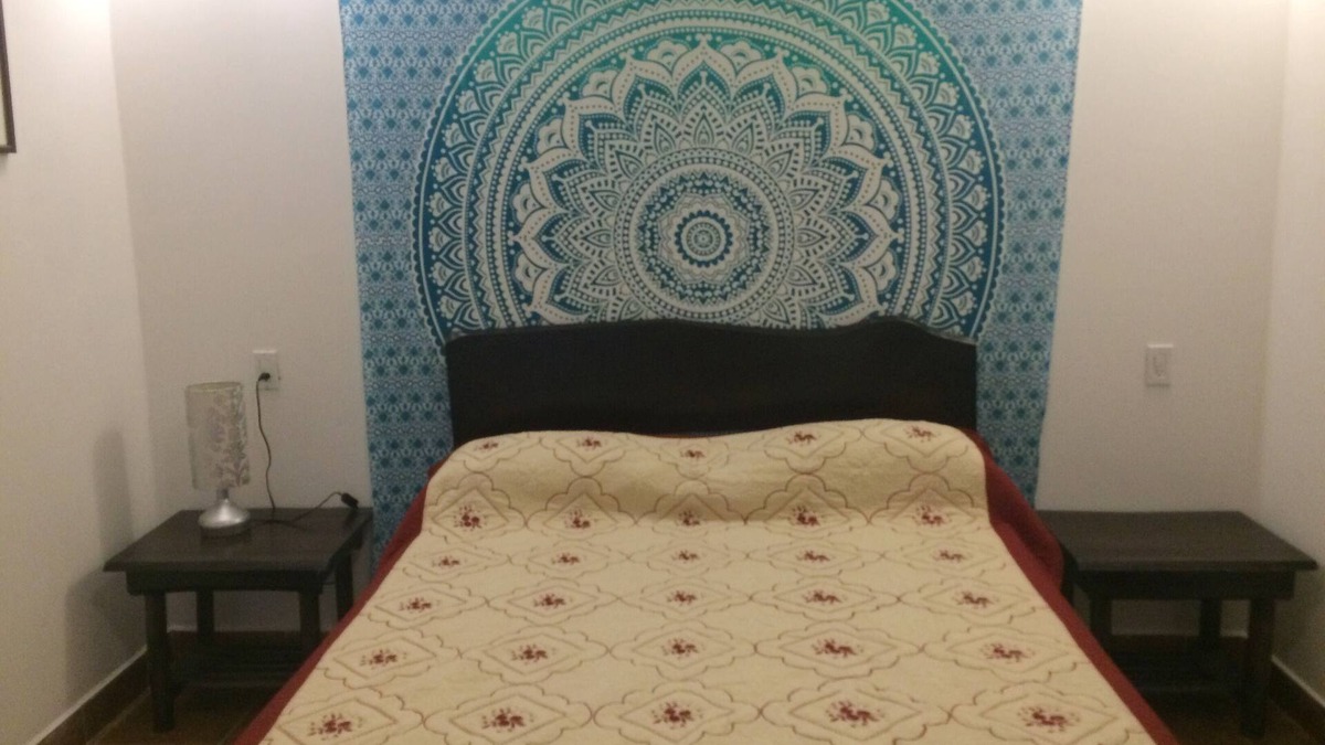 Belize City Hotel | ONE QUEEN BED ROOM AT EASY INN BELIZE CITY