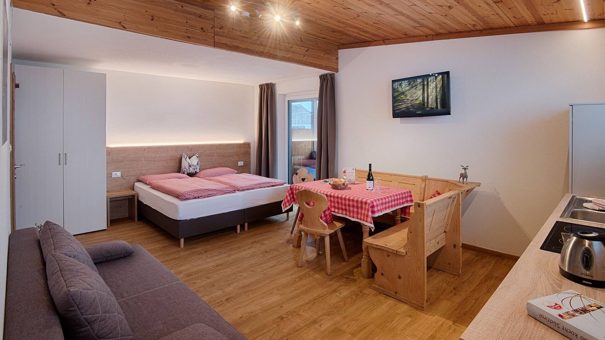 San Lorenzo di Sebato Apartment | One-room apartment Kronplatz