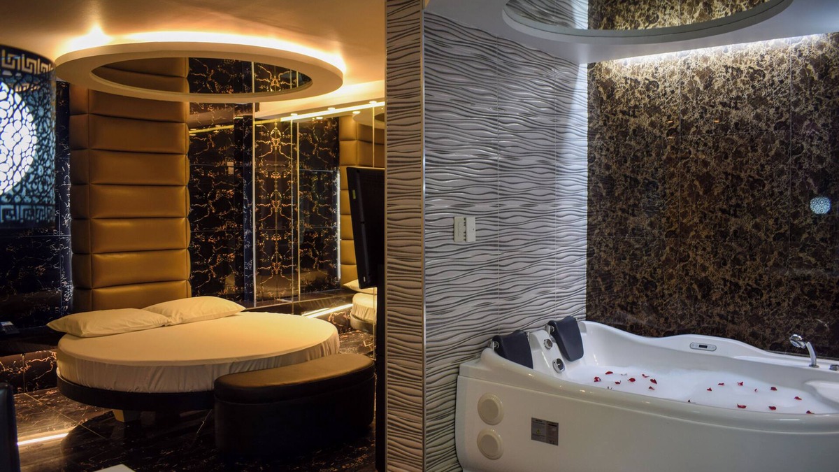 Bacoor City Hotel | One Serenata Hotel Bacoor