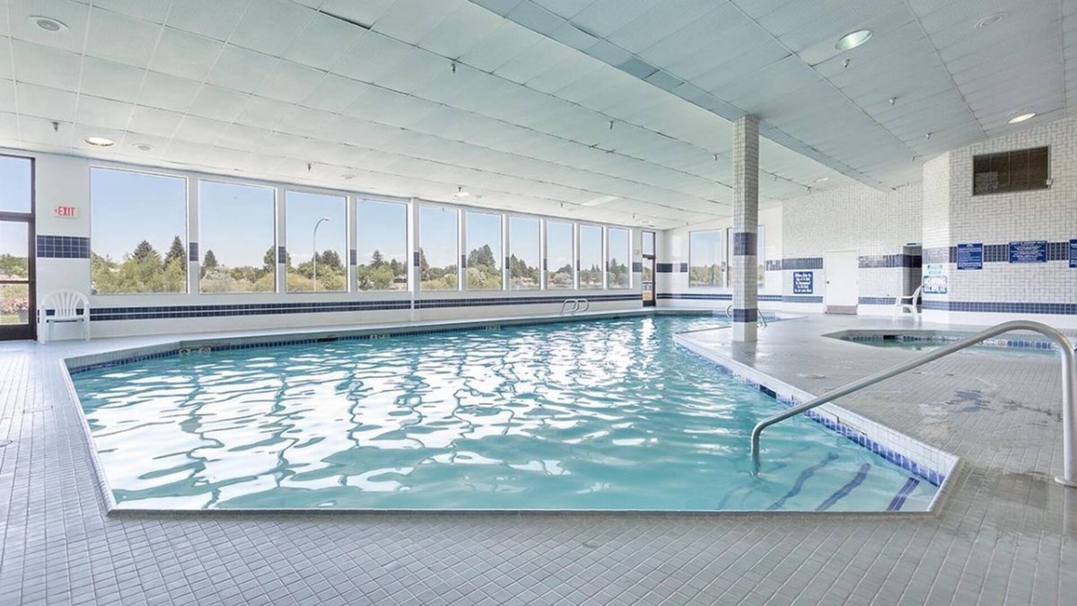 Idaho Falls Hotel | ONE SPACIOUS KING UNIT! POOL, HOT-TUB, SPA, PARKING!
