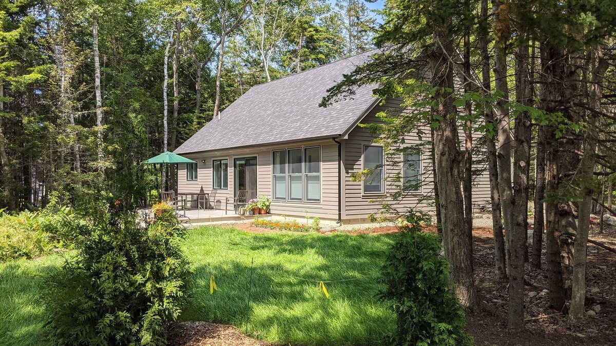 Northeast Harbor House | One Story House on Wooded Lot Near Walking Trails and Acadia National Park