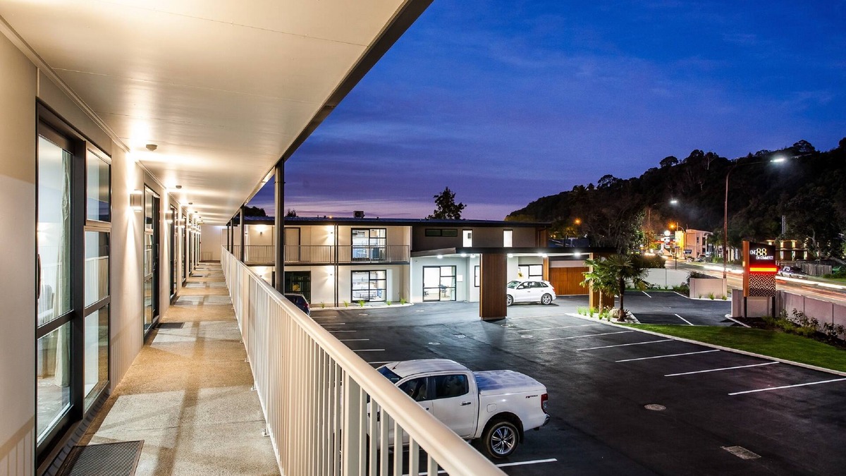 Whakatane Hotel | One88 On Commerce