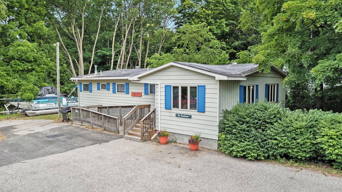 Onekama House | Onekama Vacation Home near Portage Lake