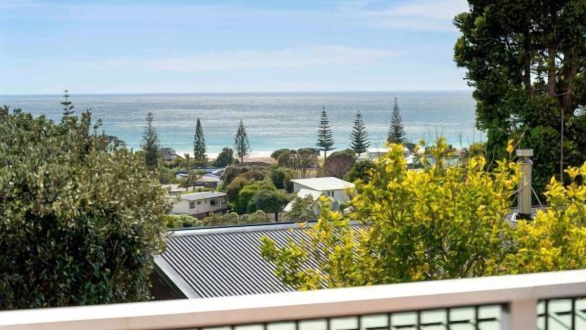 Onemana House | Onemana Retreat - Sea Views
