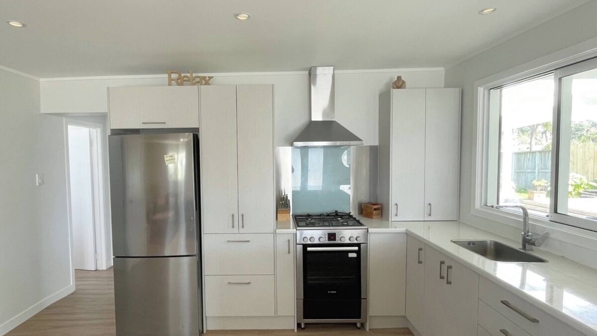 Oneroa House | Oneroa Hillcrest - Stay Waiheke