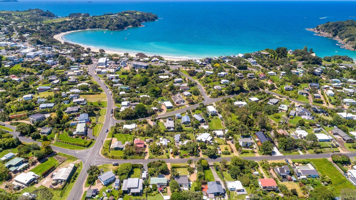 Blackpool House | Oneroa Sunspot - Oneroa Holiday Home