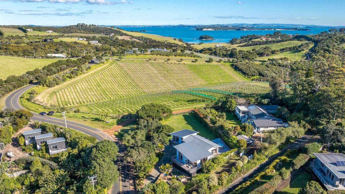 Oneroa House | Oneroa Vines and Views | Stay Waiheke