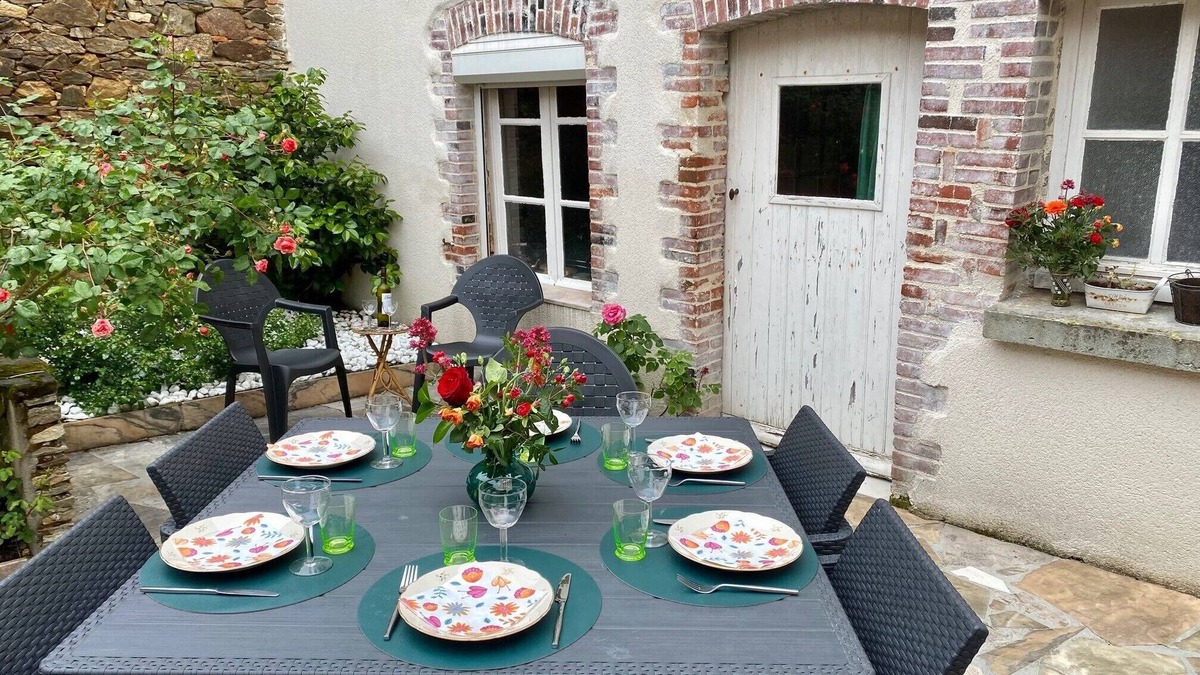 Le Boupere House | Only 12 minutes from Puy du Fou, Welcome to the Maison du Bonheur!