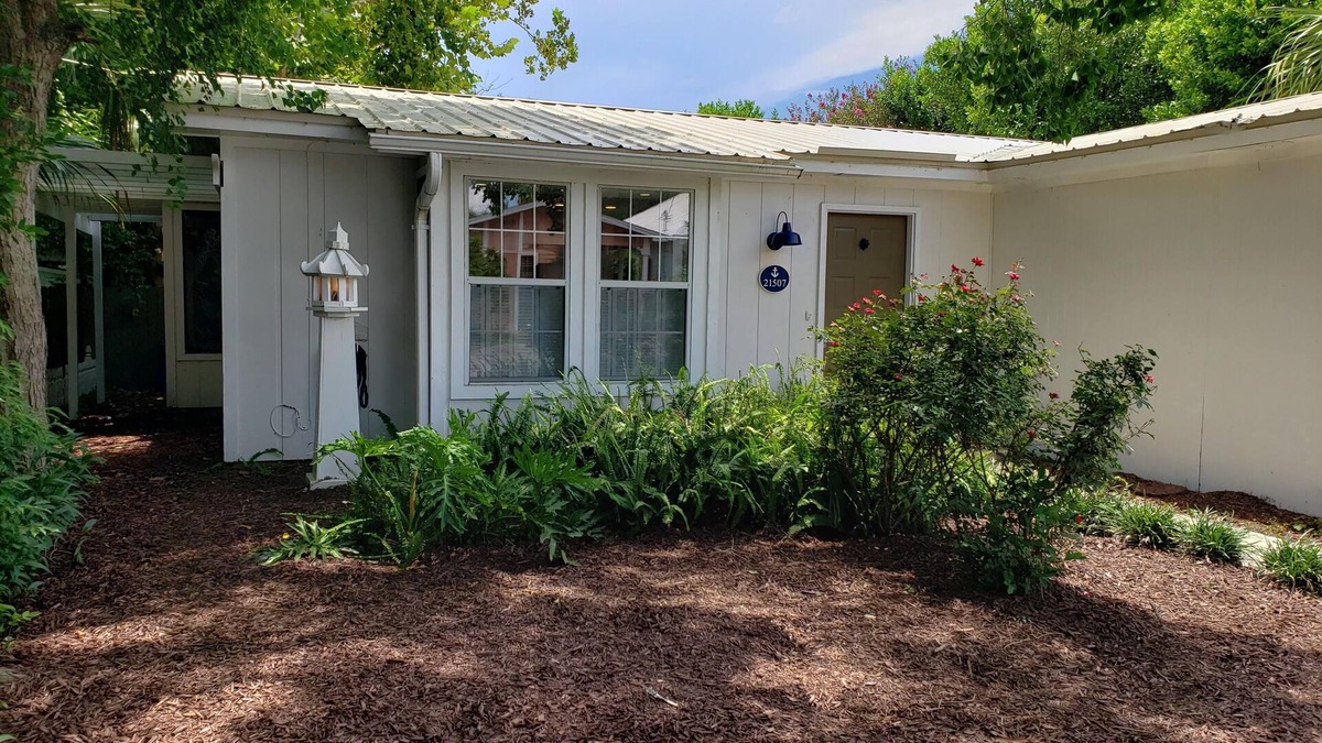 Riviera Beach House | Only 2 blocks from beautiful Gulf beaches