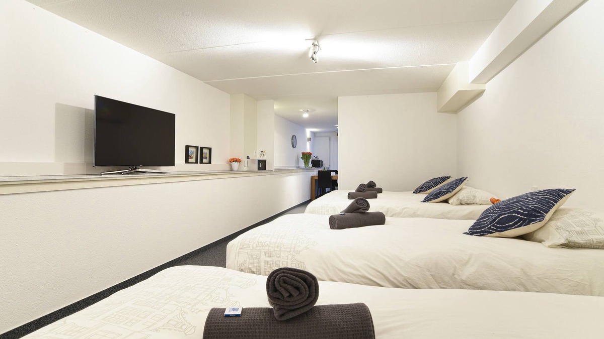 De Weteringschans Condo | Only Friends B&B City Centre Apt| Modernised| Family Friendly!