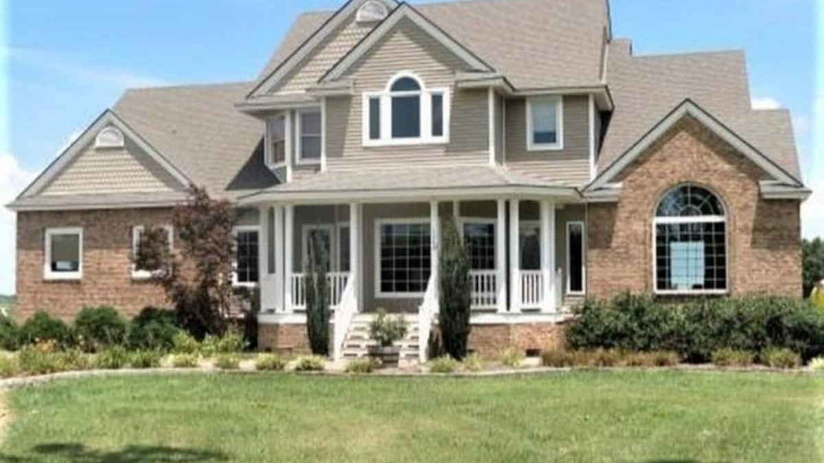 Columbia House | Only minutes from the beach! Why pay the high prices?