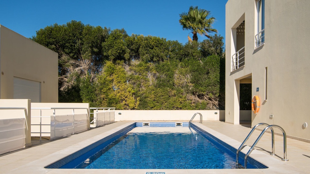 Patroves House | Only two steps from your front door to the pool