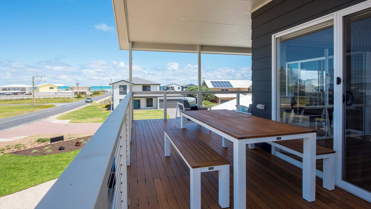 Middleton House | Onshore Retreat, Middleton (sleeps 12)