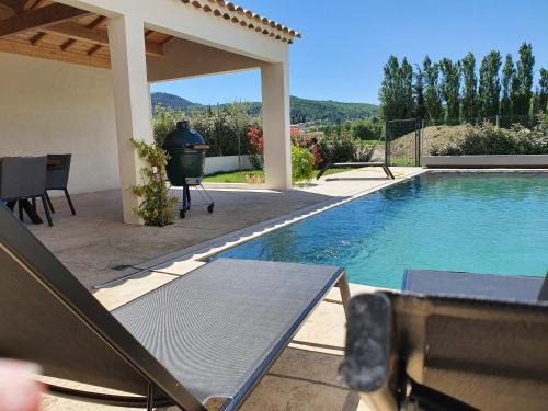 Malaucene House | Onze Villa in Provence, Mont Ventoux, New Luxury Villa, Private Pool, Stunning views, Outdoor Kitchen, Big Green Egg