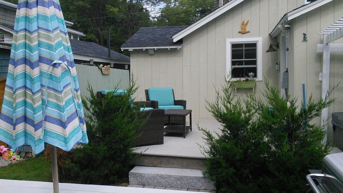 Old Orchard Beach House | OOBeach House 10 Minute Walk To Pier - Beautiful Back Yard With Hot Tub