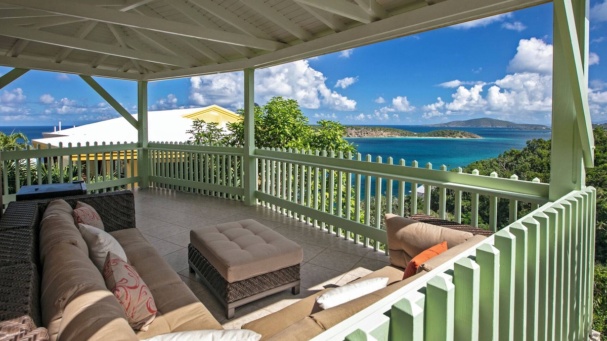 Estate Caret Bay Cottage | Ooh Lala Love Suite. Come and Relax.