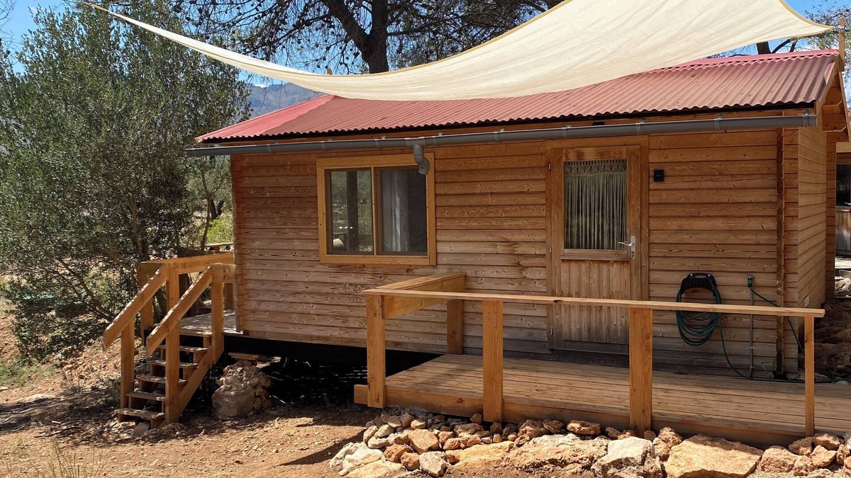Tivissa Cabin | Op 30 Minuten van het Strand een Fantastische Luxe Blokhut met Terras en Wifi