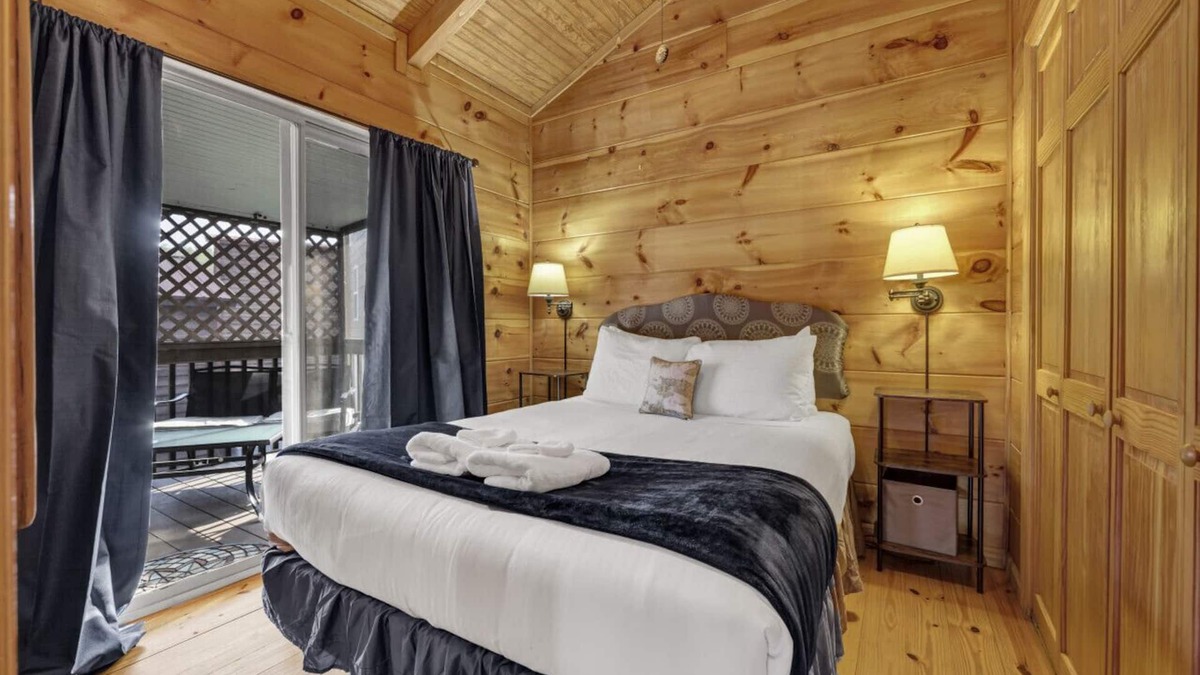 Gilbert Cabin | Opacare Getaway 0.4m to Marina