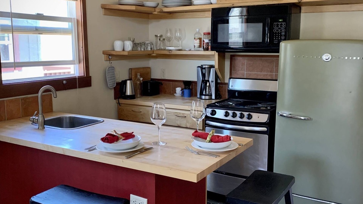 Markleeville Apartment | Open, airy, upstairs studio apartment in the heart of Markleeville. Pet friendly