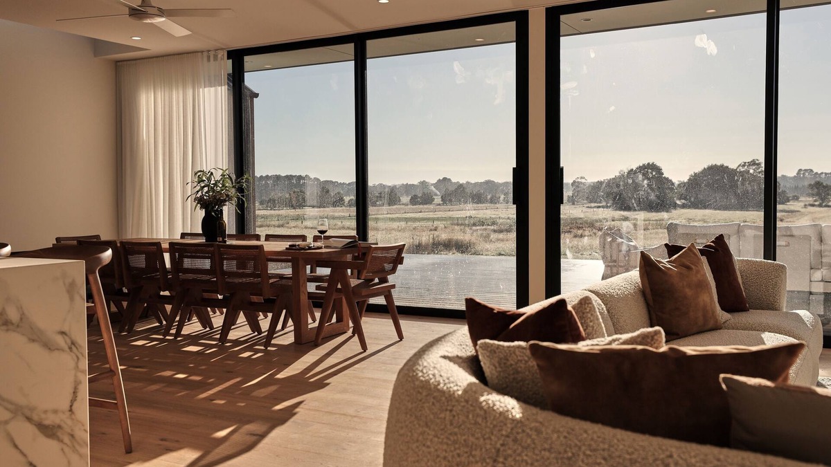 Burradoo House | Open Country Homestead - Luxury accommodation with stunning views.