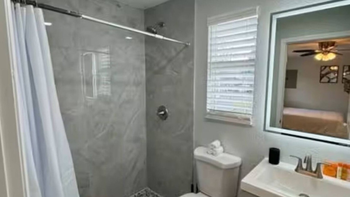 New Port Richey House | Open Home Suites - 1 Bedroom 1 Bath
