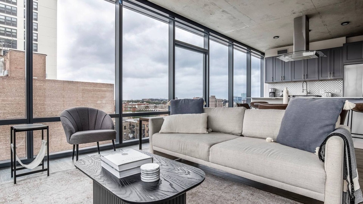 Lake View East Apartment | Open Lakeview 2BR w/Gym & Grills, nr Lakefront Trail, by Blueground