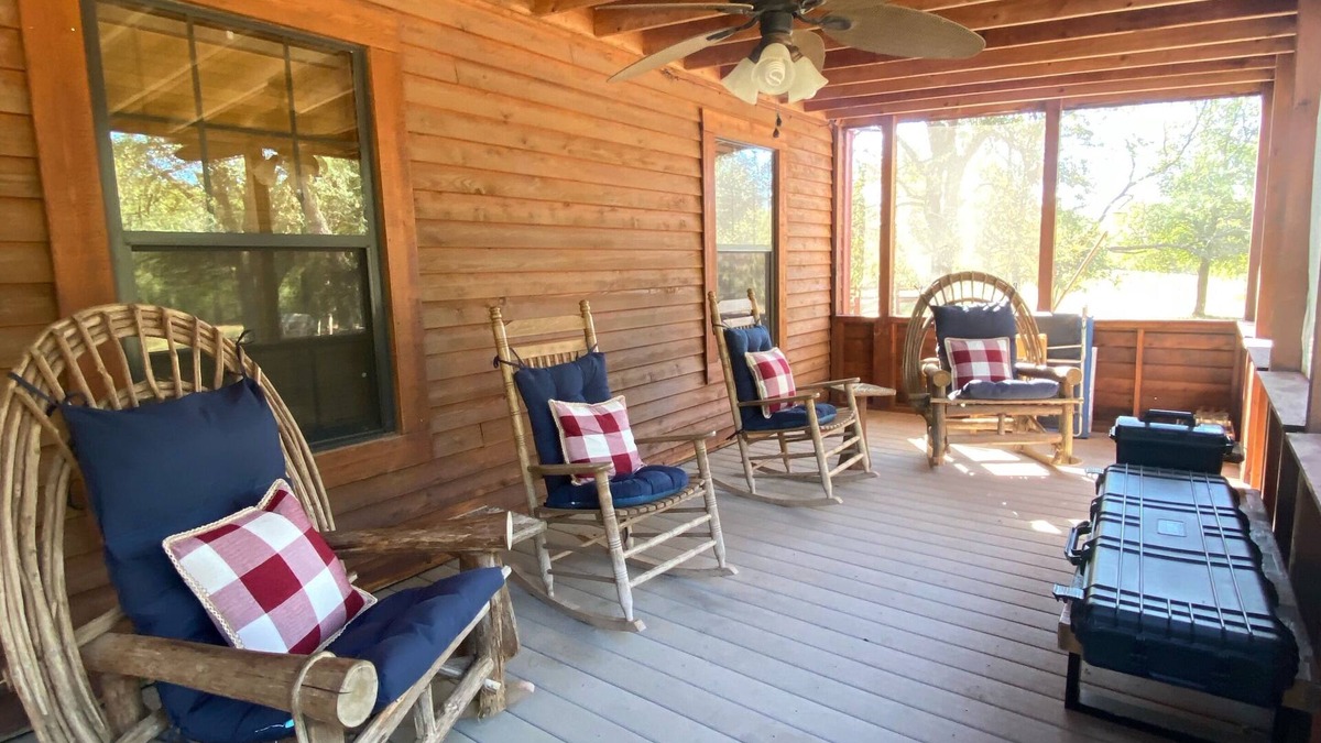 Bridgeport Cabin | Open modern Cabin, fishing, shooting range, tranquil/private, firepit, 4W, canoe