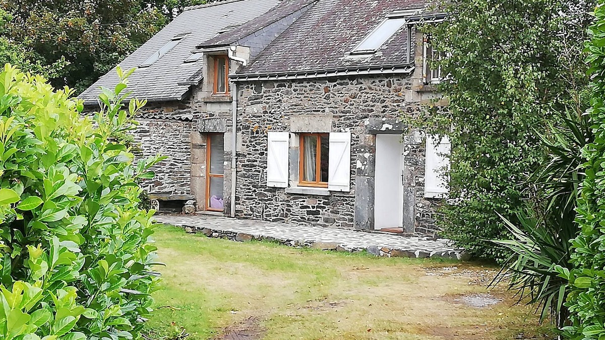 Saint-Brigitte House | Open plan Breton cottage - nr Lac du Guerledan