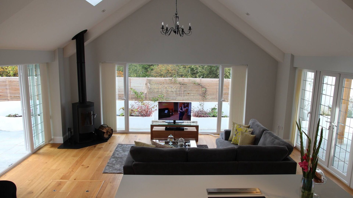 Canford Cliffs Cottage | Open Plan Holiday Cottage Within Walking Distance Of Westbourne And Beach
