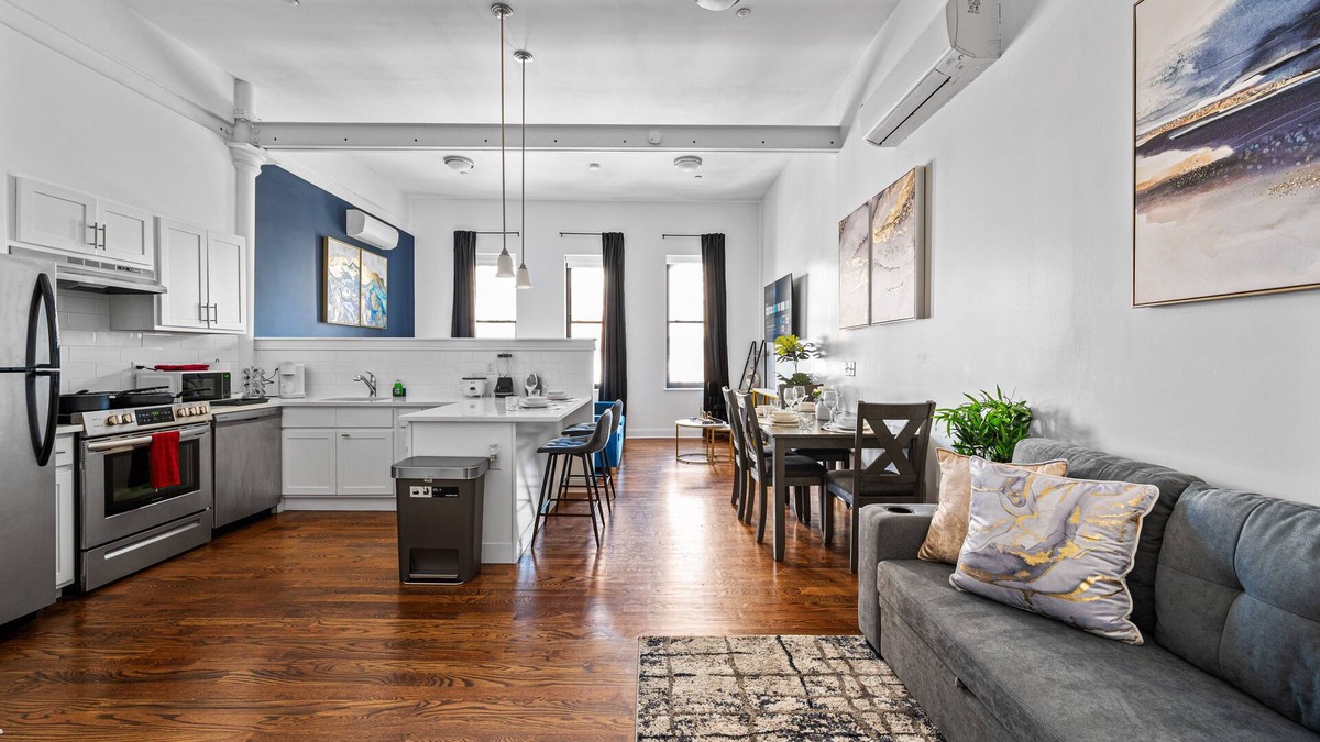 Central Business District Apartment | Open space lux studio near EWR - 1 min walk to Prudentialn
