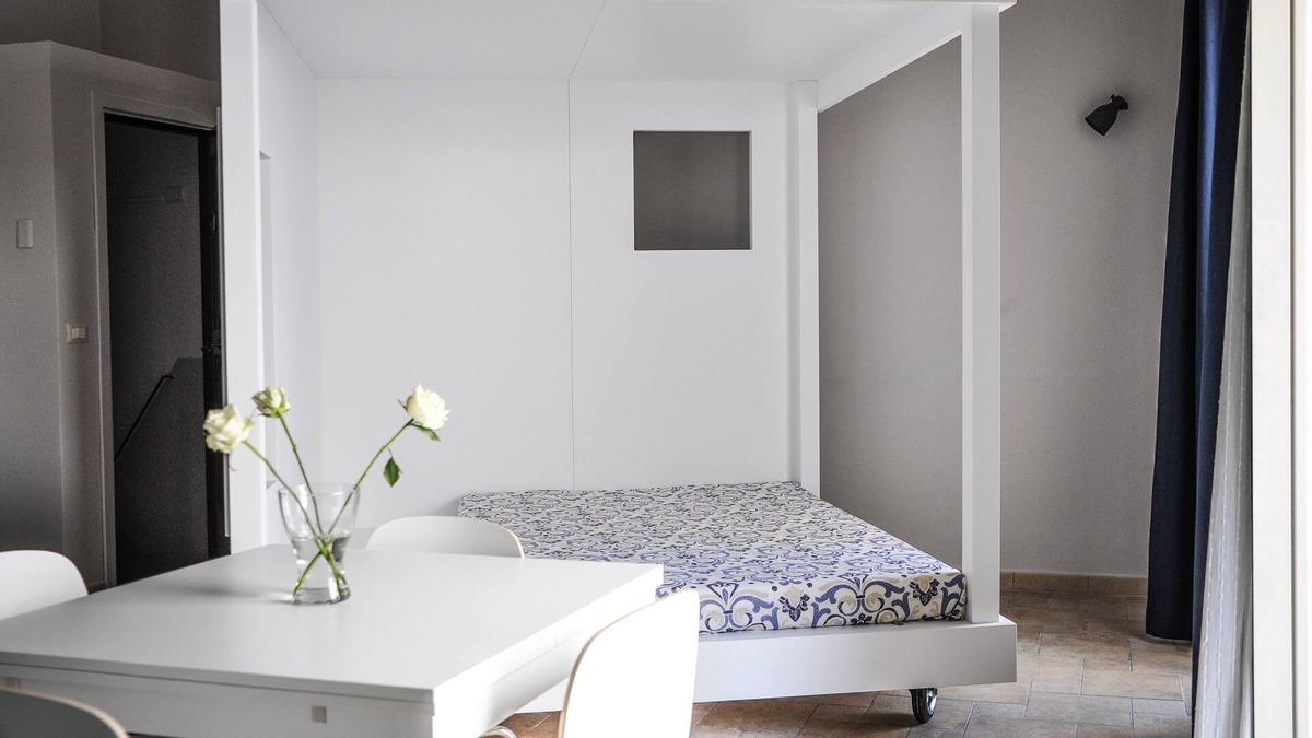 Old Town House | Openspace studio apartment in the historic center of Catania