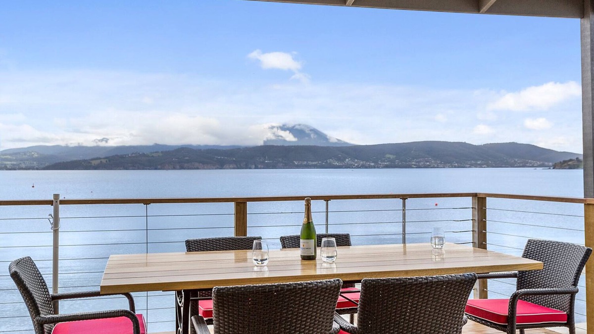 Opossum Bay House | Opossum Bay - On The Waters Edge