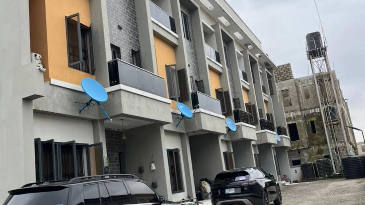 Ofin Apartment | Opportunity to serene @realscenes99 1bedroom terrace duplex