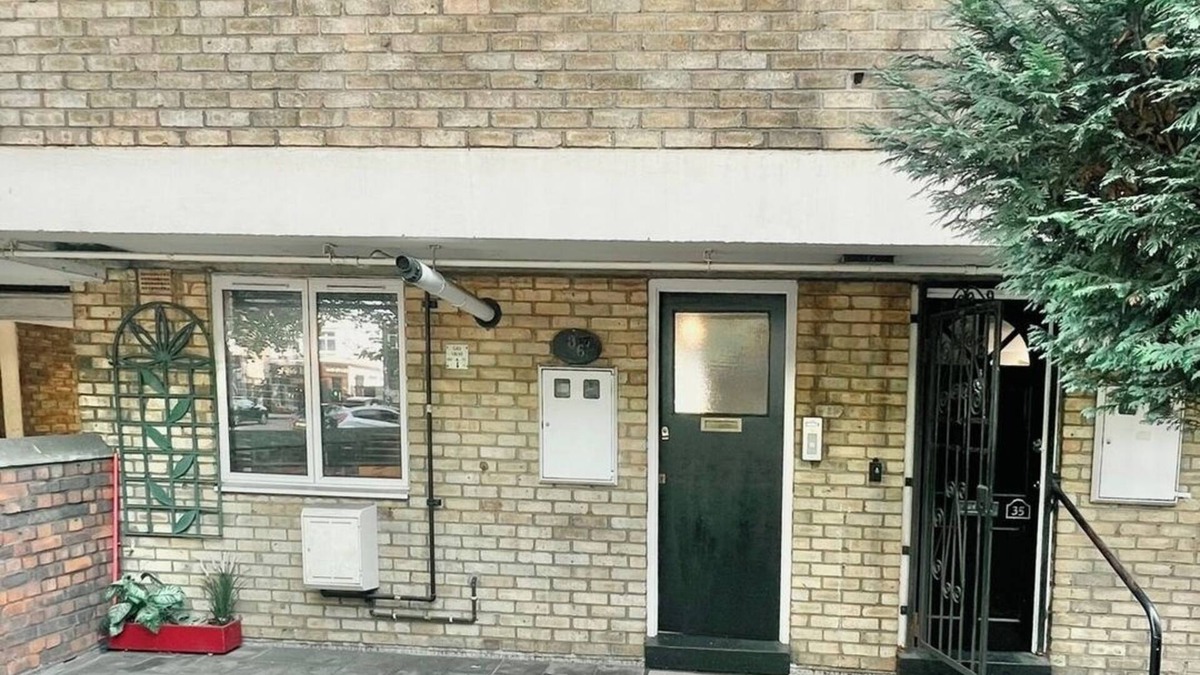 Stepney Green House | Opposite Whitechapel Station
