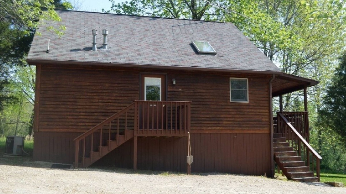 Eckerty Cabin | Optimum Cabin 9 with Jacuzzi and HOT TUB on Patoka Lake in Southern Indiana