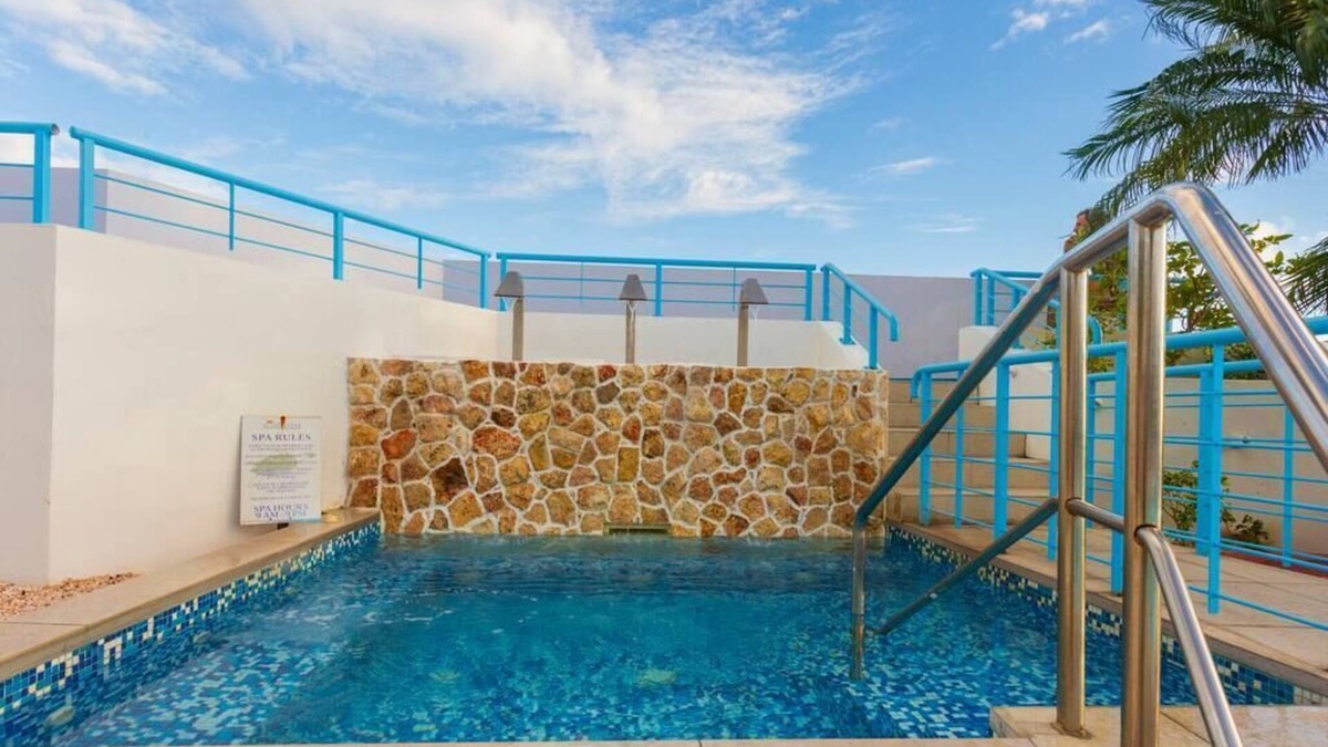 Maho Condo | Optimum Oasis - Royal Retreats at Maho Beach Studio