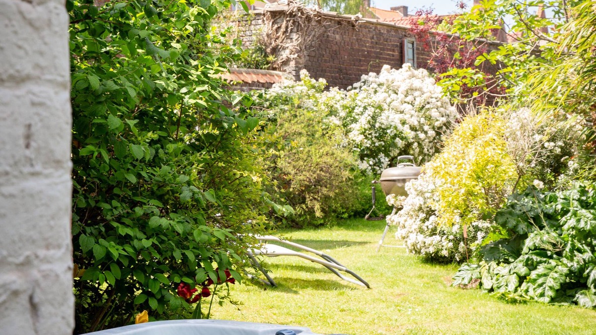 Tourcoing Bed & Breakfast | Optional 3-person spa junior suite,