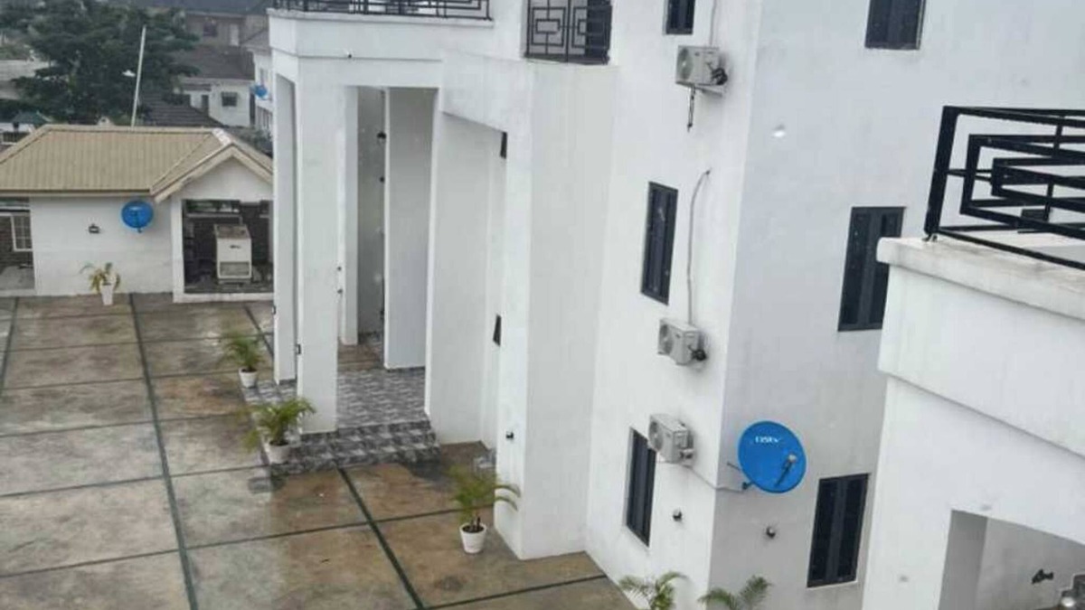 Asokoro Apartment | Opulent Comfort in Abuja’ Power Hub 2-bedroom apartment Abuja Presidential Villa