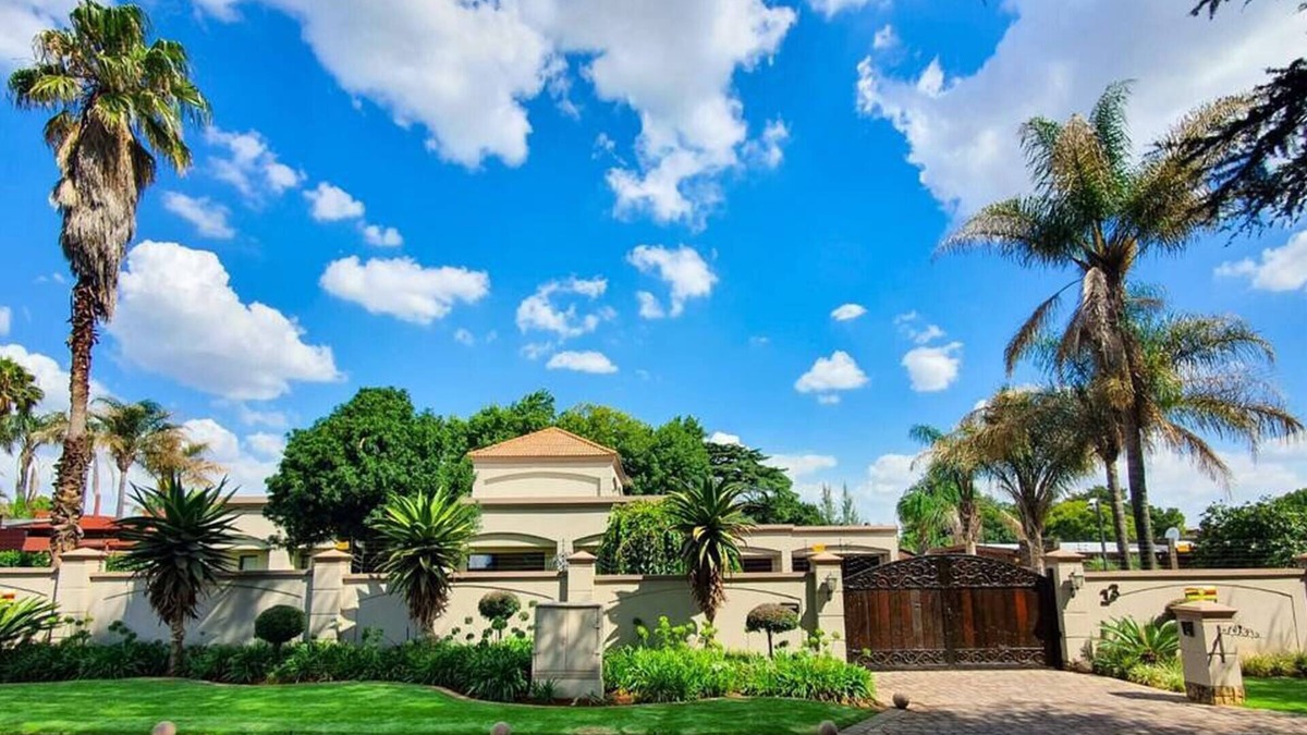 Boksburg House | Or Tambo Airport Holiday Home