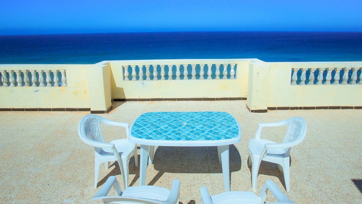 Algeria Apartment | Oran, 1st line, facing the beach. air-conditioning + Parking + janitor