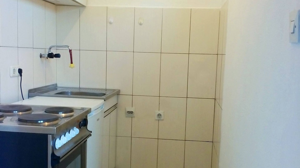 Niksic House | Orange apartments, city center