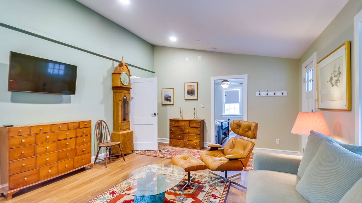 Livingston Cottage | Orange Cottage w/Hiking Access: 1 Mi to Lake Anna