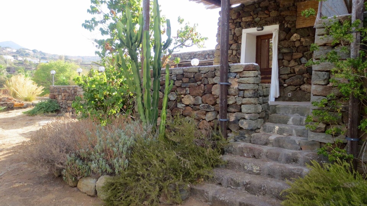Pantelleria Villa | Orange Dammuso