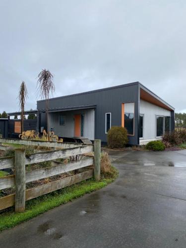 Ohakune House | Orange Flavour
