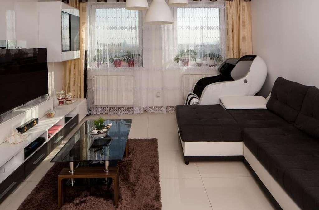 Albertfalva Apartment | OrangeHomes One bedroom apartment with fireplace