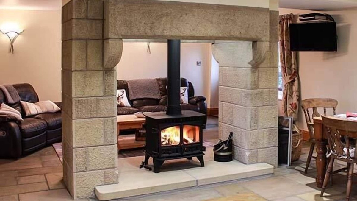 Fourstones Near Bentham Cottage | ORCABER COTTAGE, pet friendly, luxury holiday cottage in Austwick