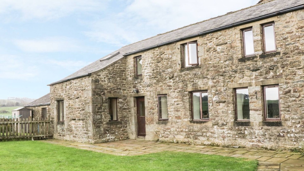 Fourstones Near Bentham Cottage | ORCABER FARM BARN, pet friendly, with open fire in Austwick